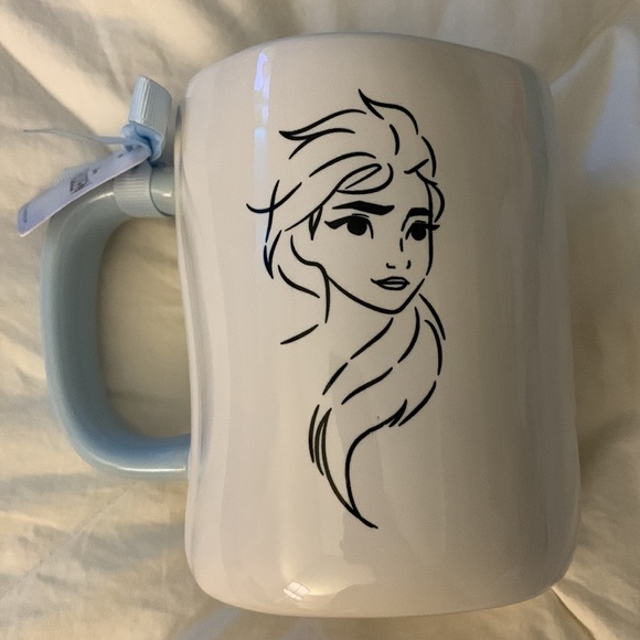 Rae Dunn Disney’s Frozen Elsa ‘Ice Queen’ mug - Picture 3 of 4